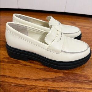 Quince Italian Leather Lug Sole Loafer in Bone color size 8